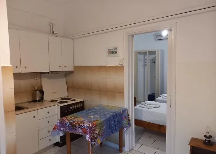 Ξενοδοχείο με διαμερίσματα Dionisis 3*