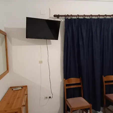Lägenhetshotell Dionisis Agia Efimia